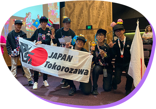 年長から高校生まで、初めてでも安心して基礎から楽しくプログラミングを学べます。