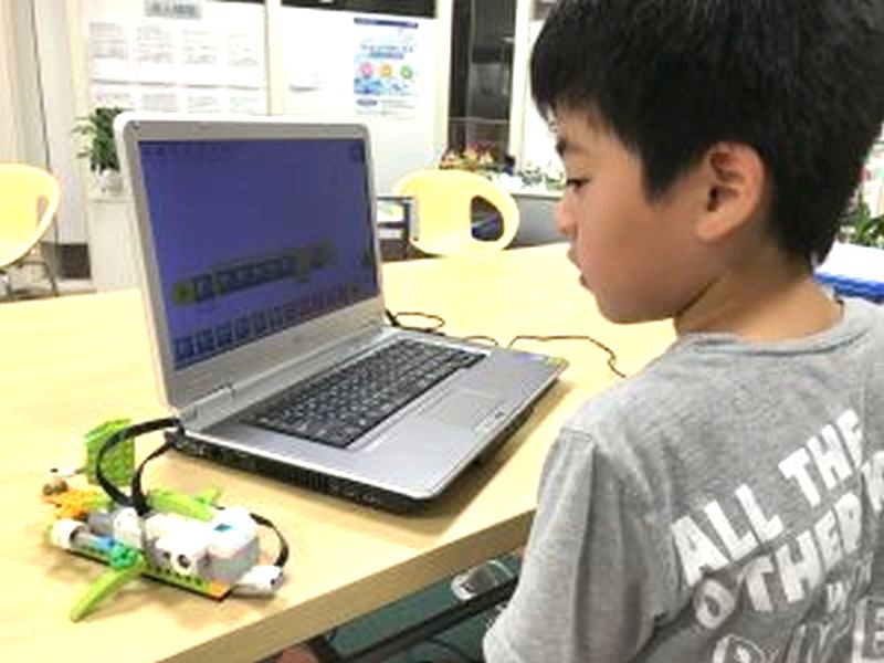 Kicks 大分わさだタウン校 教室をさがす Crefus 年長 小1からの ロボット製作 プログラミング Stem