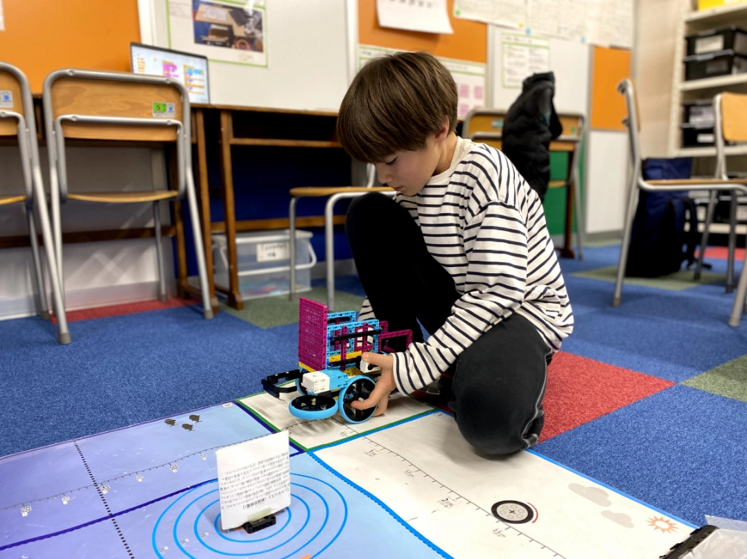 ミッションに挑戦するシルバーコースの子ども