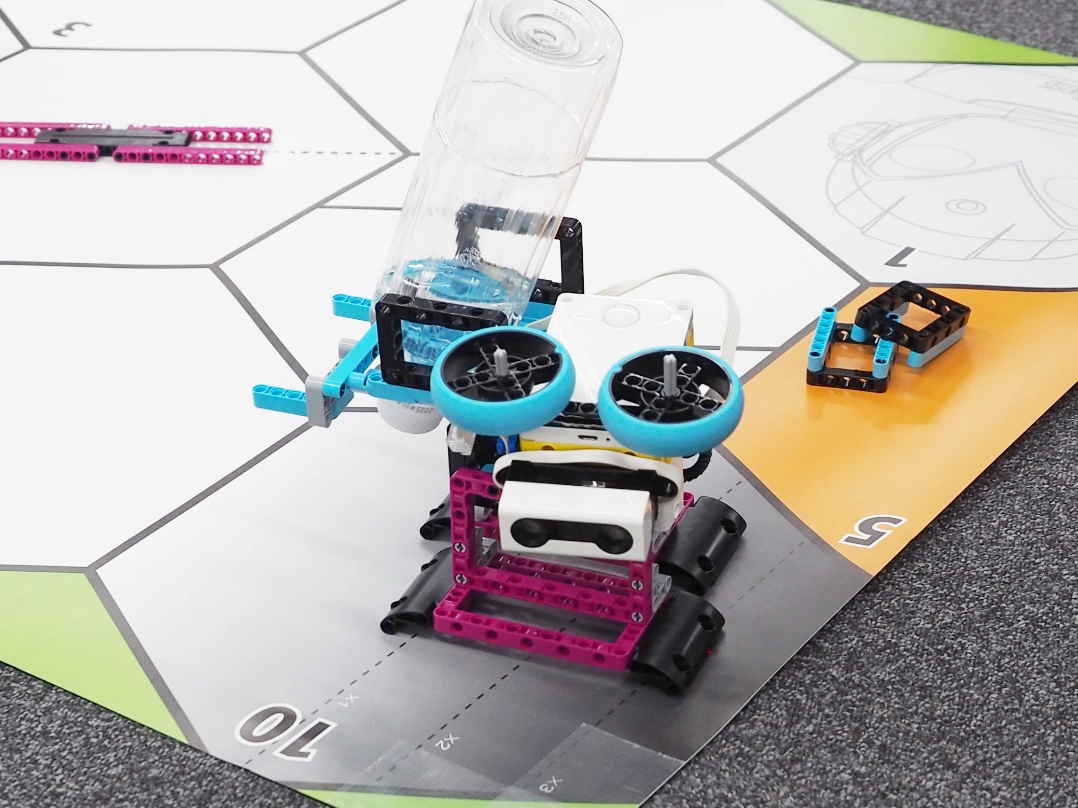 M2コースのロボット作品