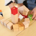 子供の想像力と創造力を伸ばすには？家庭でできる幼児教育と習い事での育み方